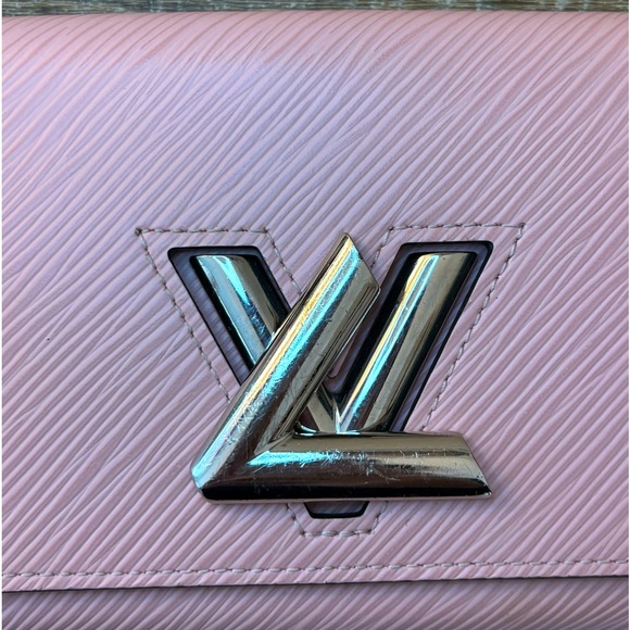 🩷✨SOLD✨🩷Louis Vuitton Pink Epi Twist Lock Long Wallst - Picture 3 of 9